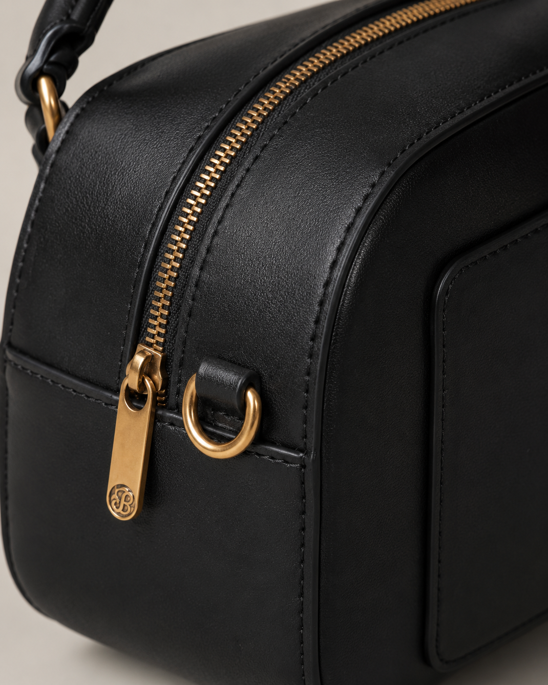 Bessie London Black Handbag with Gold Hardware – Very Good Condition
